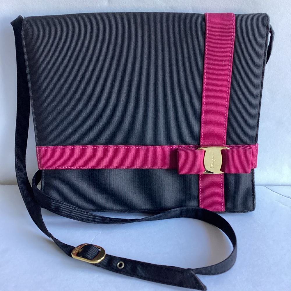 Salvatore Ferragamo Vara Bow Crossbody Bag Black Pink Faille Grosgrain Gold Logo